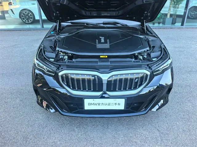 BMW i5 — Фото автомобиля 20