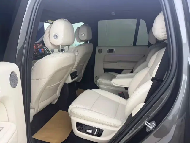 Li Auto L8 — Фото автомобиля 6