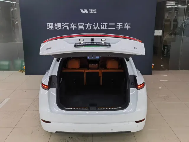 Li Auto L7 — Фото автомобиля 14
