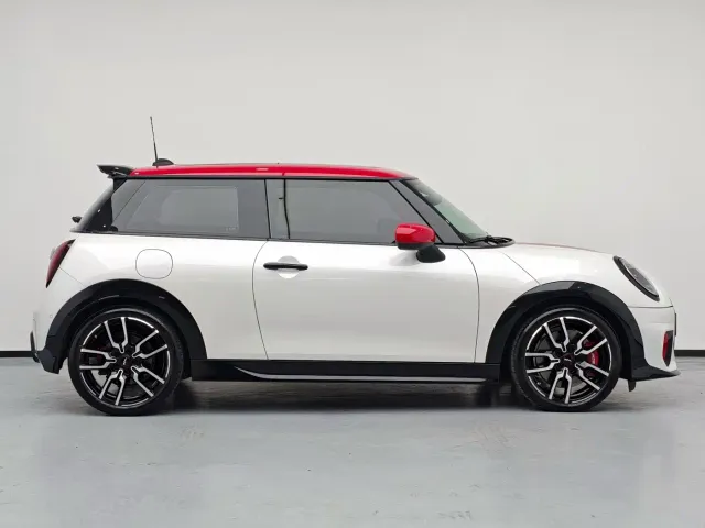 MINI John Cooper Works — Фото автомобиля 12