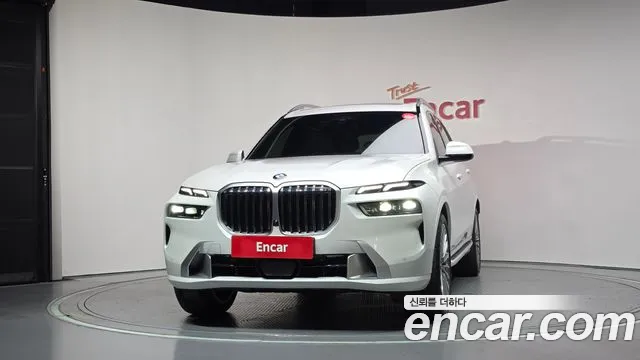 BMW X7 — Фото автомобиля 3