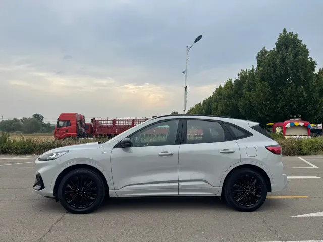Ford Ford Escape 2024 Model EcoBoost 245 4WD ST-Line Pro — Фото автомобиля 5