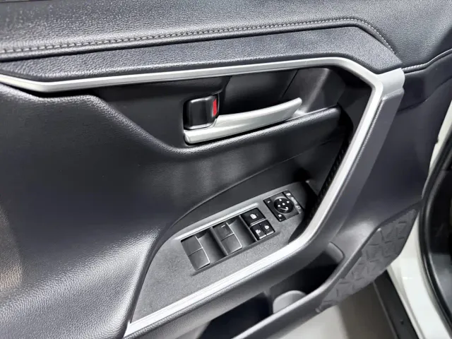 Toyota Wildlander — Фото автомобиля 9