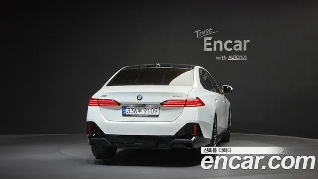 BMW 5 Series G60 — Фото автомобиля 4