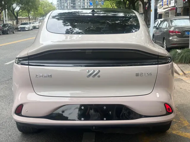 IM Motors LS6 — Фото автомобиля 14