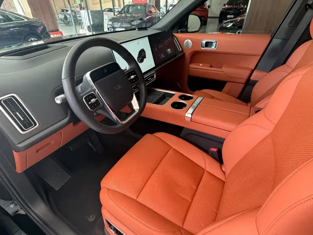 Li Auto L9 — Фото автомобиля 10