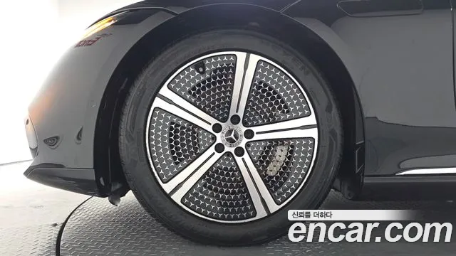Mercedes-Benz EQS — Фото автомобиля 3