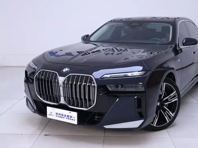 BMW 7 Series — Фото автомобиля 3
