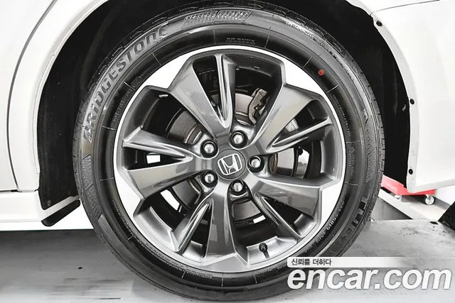 Honda Odyssey — Фото автомобиля 6