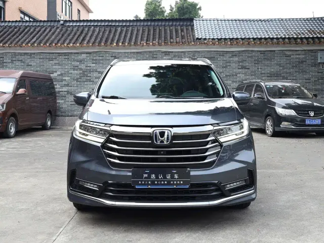 Honda Odyssey 2022 2.0L e:HEV Sharp Supreme Edition — Фото автомобиля 2