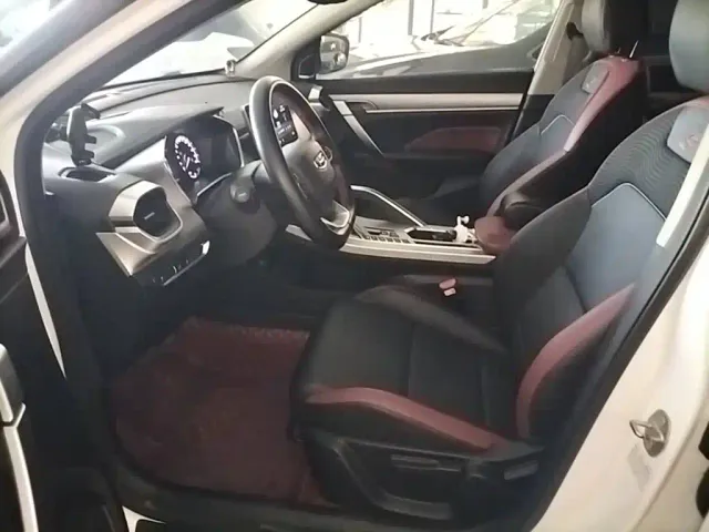 Geely Binyue — Фото автомобиля 14