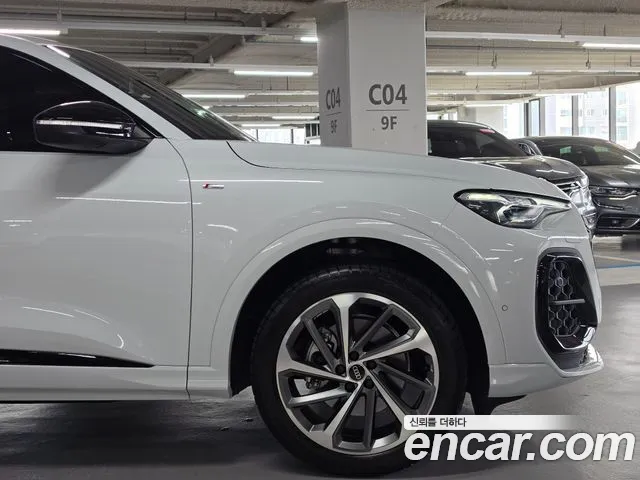 Audi Q5 40 TFSI quattro Sportback S Line — Фото автомобиля 5