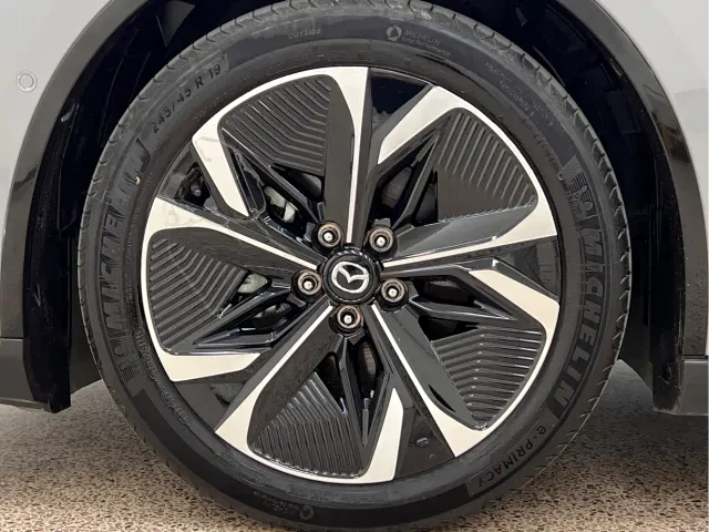 Mazda EZ-6 — Фото автомобиля 11