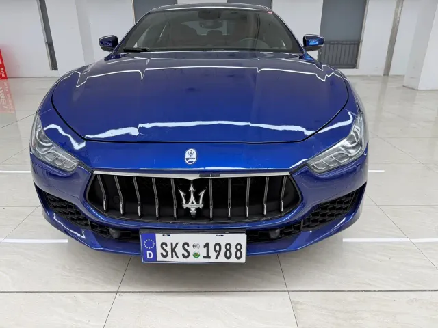 Maserati Ghibli — Фото автомобиля 9