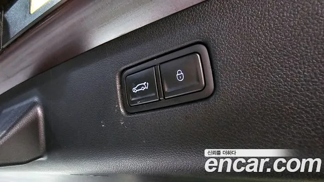 Genesis GV70 — Фото автомобиля 17
