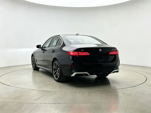 BMW i5 — Фото автомобиля 10