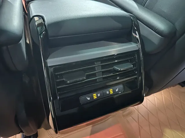 Land Rover Range Rover Sport — Фото автомобиля 13