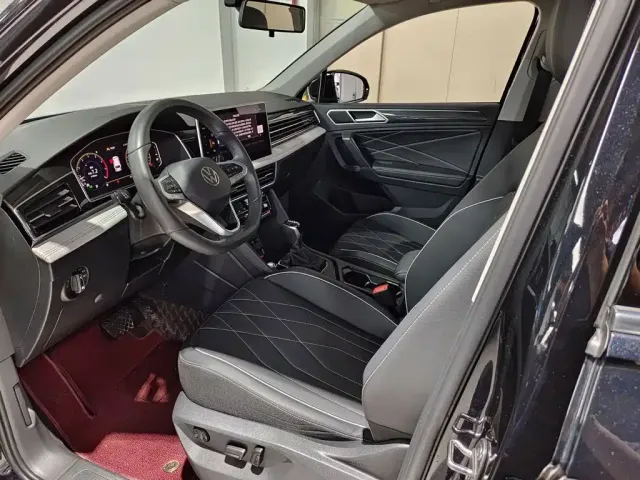 Volkswagen Tiguan L — Фото автомобиля 7