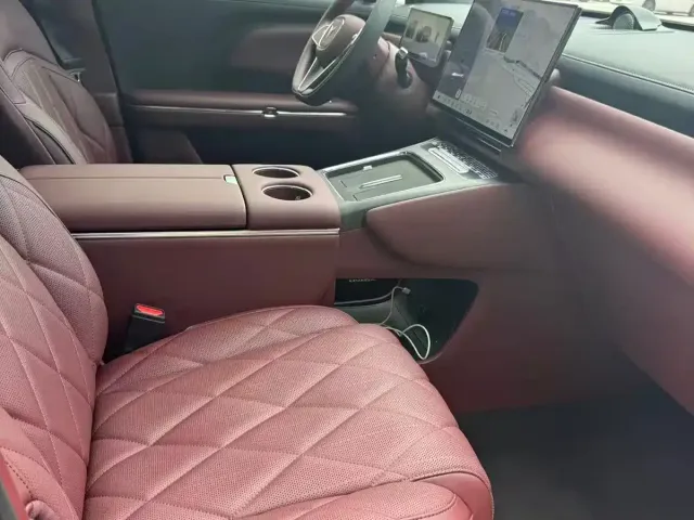 Voyah Auto VOYAH Taisan 2026 Model Base — Фото автомобиля 15