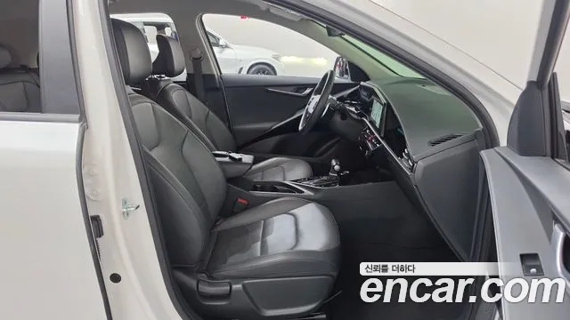 Kia Niro The All New Niro Prestige — Фото автомобиля 23
