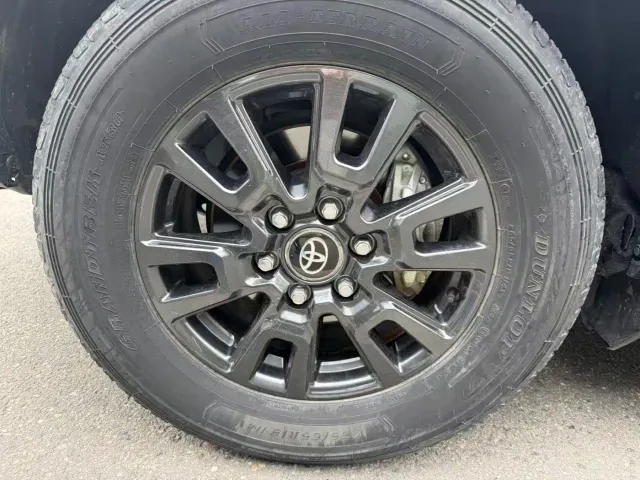 Toyota Prado — Фото автомобиля 3
