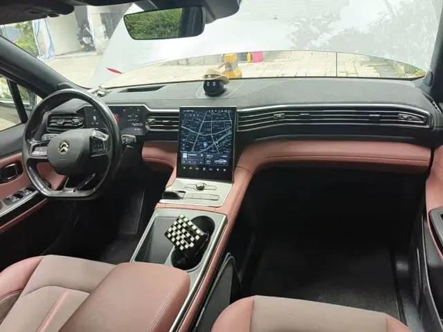 Nio EC6 — Фото автомобиля 11