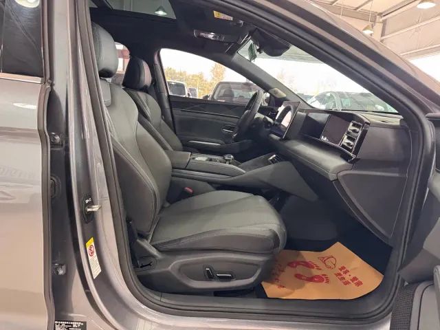 BYD Qin L — Фото автомобиля 17