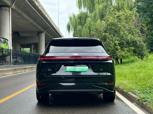 Li Auto L7 — Фото автомобиля 7
