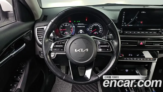 Kia Seltos — Фото автомобиля 13