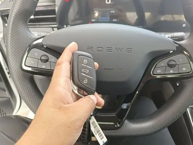 Roewe i5 — Фото автомобиля 8
