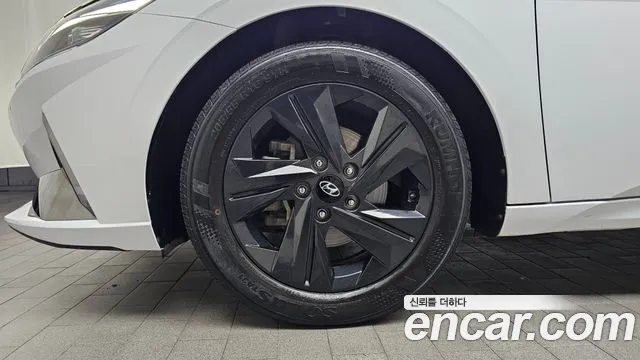 Hyundai Avante — Фото автомобиля 5