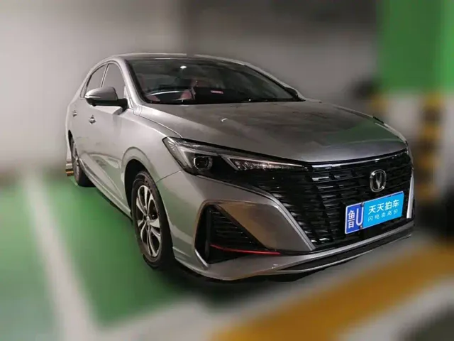 Changan Eado — Фото автомобиля 3