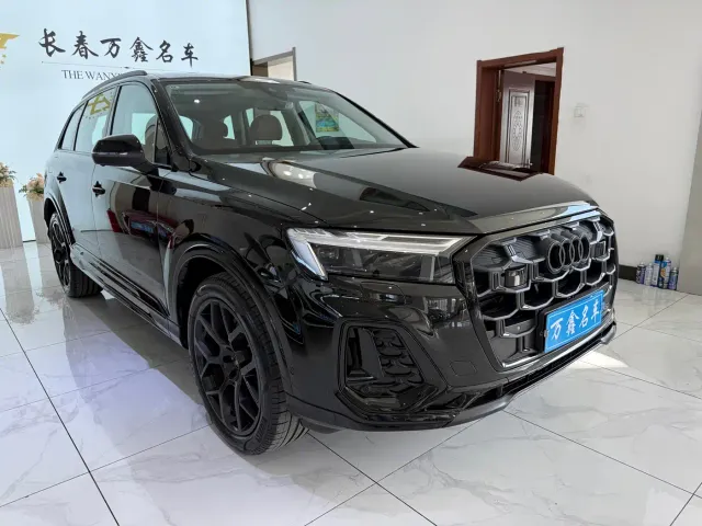 Audi Q7 — Фото автомобиля 3