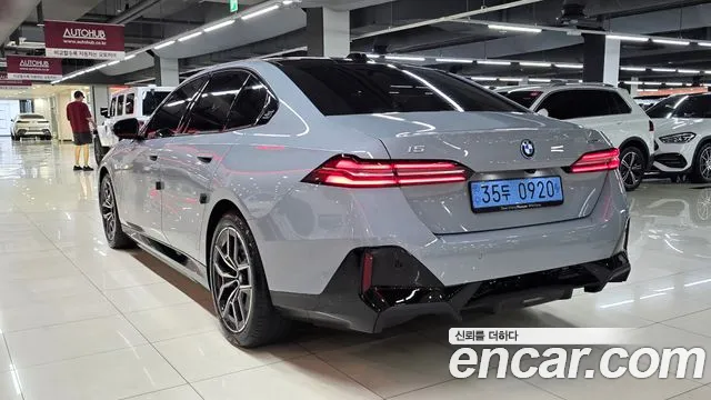 BMW i5 — Фото автомобиля 8
