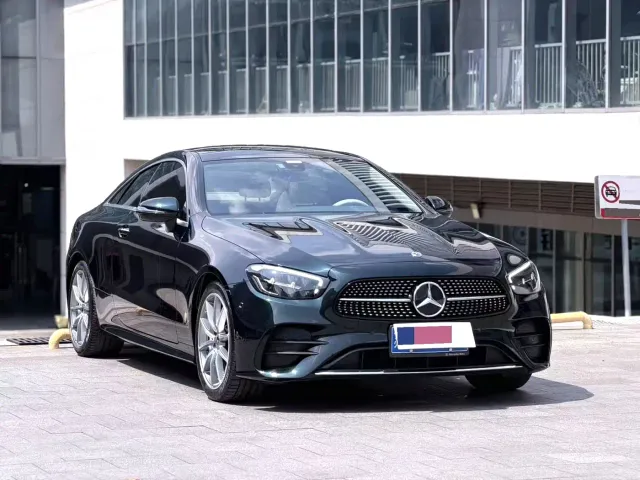 Mercedes-Benz E-Class — Фото автомобиля 3