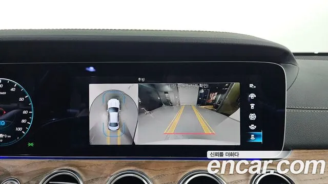 Mercedes-Benz E-Class — Фото автомобиля 15