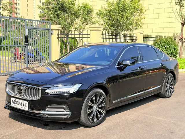 Фотография автомобиля — Volvo S90