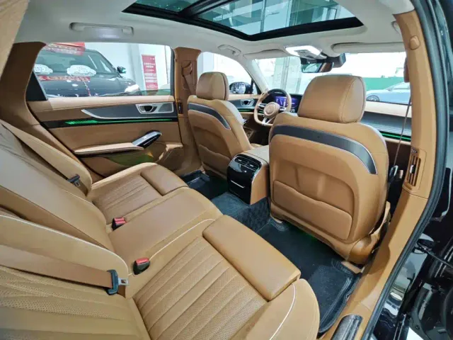 Hongqi H9 — Фото автомобиля 13