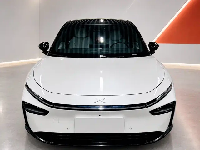 Xpeng P7+ — Фото автомобиля 2