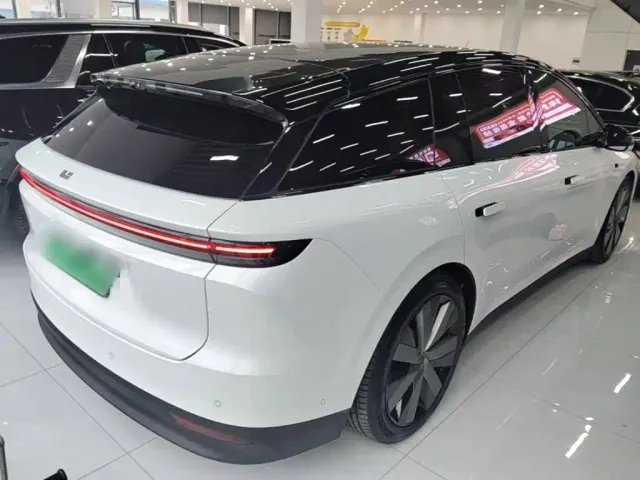 Li Auto i6 — Фото автомобиля 6