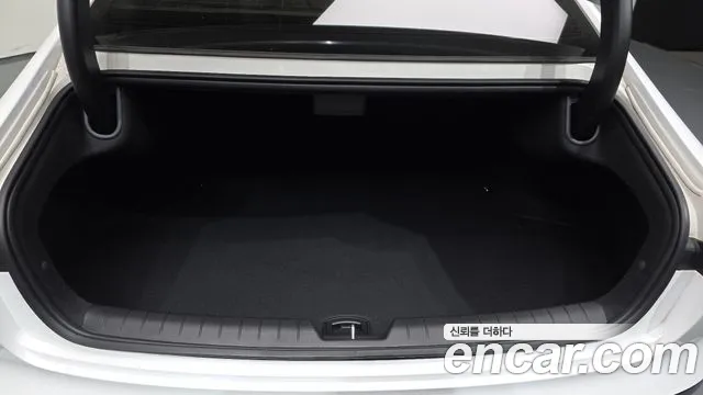 Hyundai Grandeur GN7 — Фото автомобиля 26