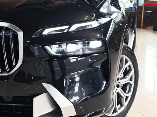 BMW X7 — Фото автомобиля 8