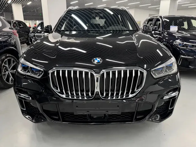 Фотография автомобиля — BMW X5