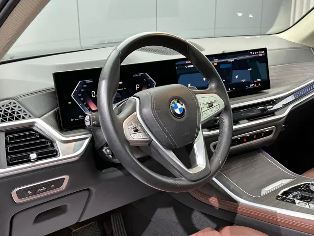 BMW X7 — Фото автомобиля 12