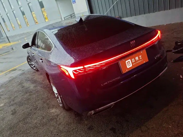 Buick LaCrosse — Фото автомобиля 6