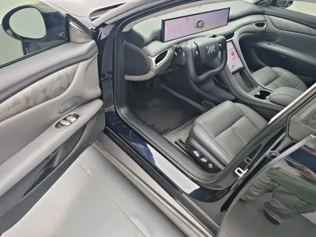 IM Motors L6 — Фото автомобиля 15