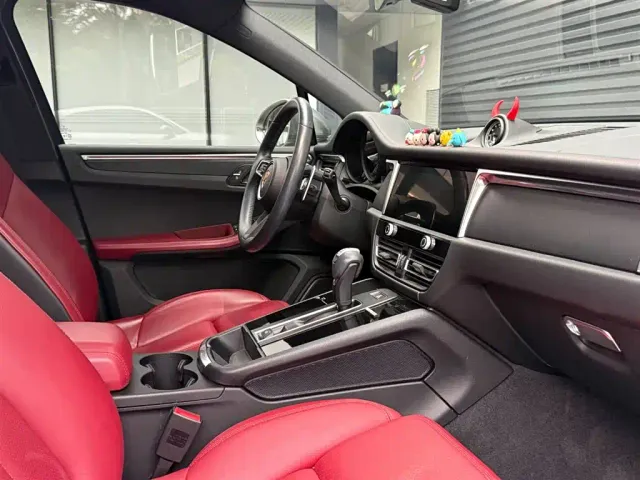 Porsche Macan — Фото автомобиля 12