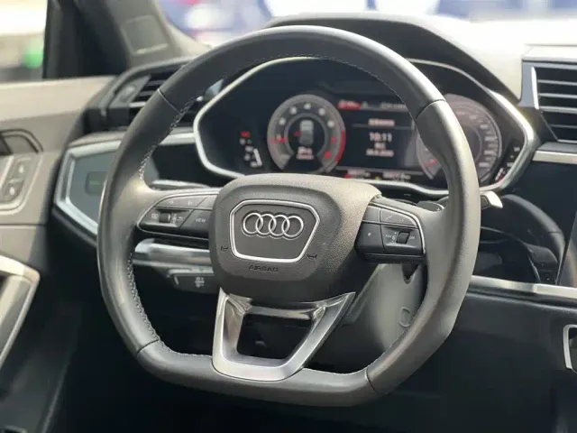 Audi Q3 — Фото автомобиля 10