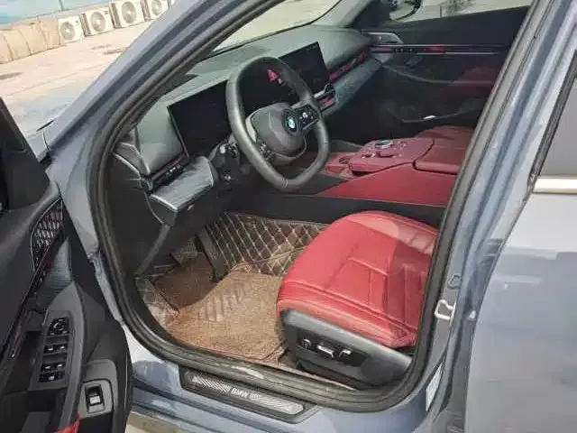 BMW 5 Series — Фото автомобиля 2