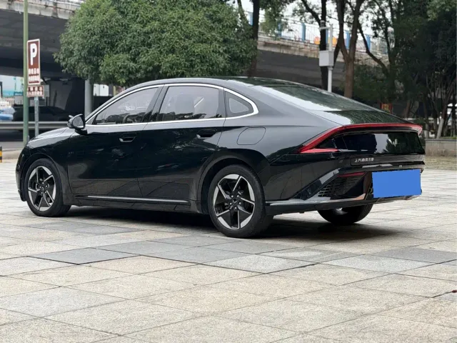 Wuling Starlight — Фото автомобиля 9